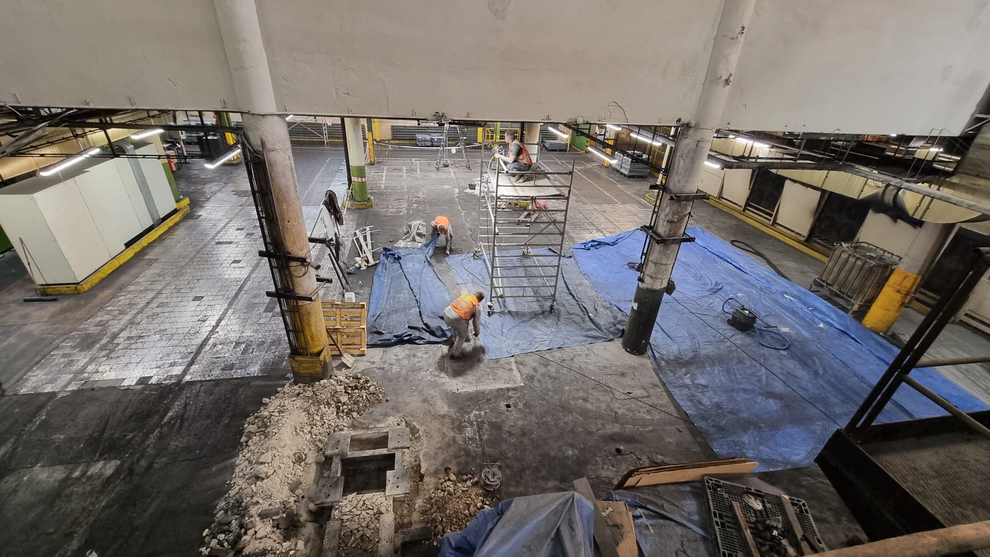 Čištění a nátěry ve výrobních halách